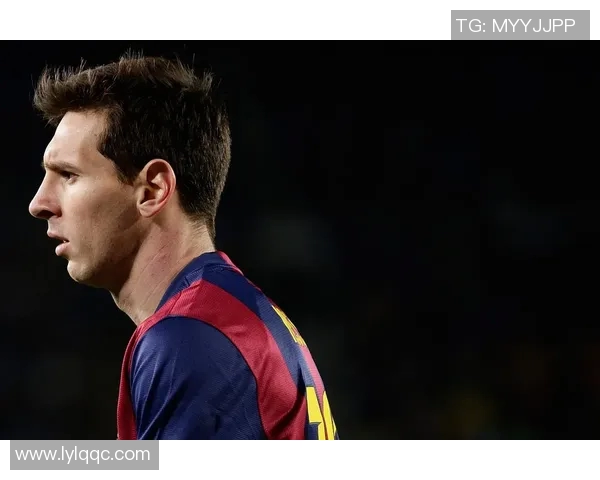 足球巨星正式宣布退役时间引发球迷热议与怀念的情感共鸣