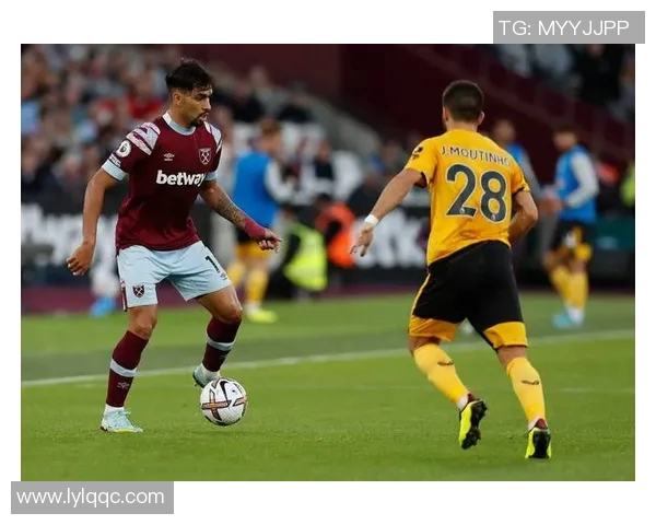 帕奎塔在赛场上的精彩表现引发热议球迷们对他的未来充满期待与关注